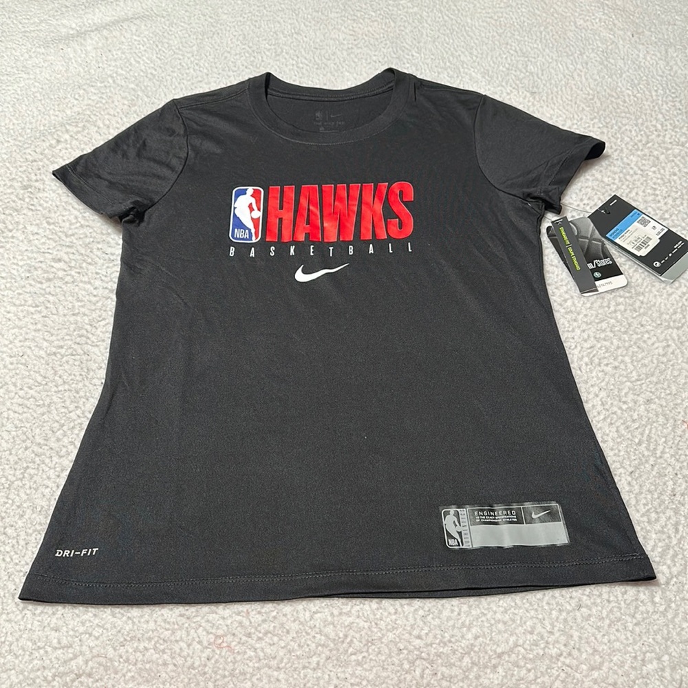 Nike Ladies Fit NBA Atlanta Hawks Tee, NWT’s, Size Medium